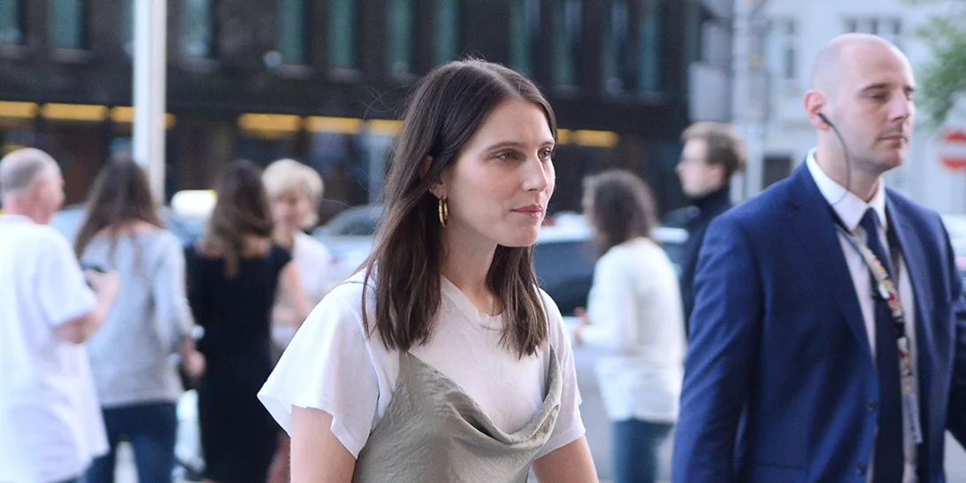 Dree Hemingway | Με ξυρισμένο κεφάλι και ultra chic εμφάνιση