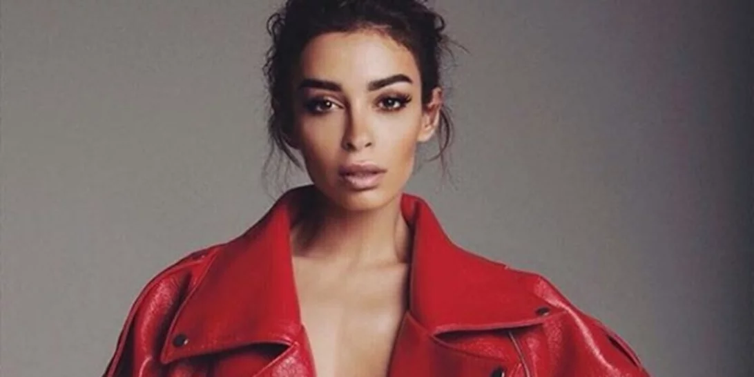 Ελένη Φουρέιρα | Η απάντηση για τη φωτογραφία με τον αετό της Αλβανίας που προκάλεσε αντιδράσεις