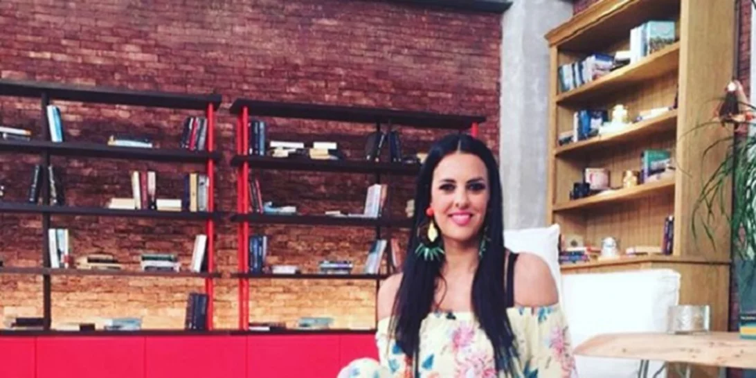 Όλγα Λαφαζάνη | Πρωινά παιχνίδια με την κόρη της