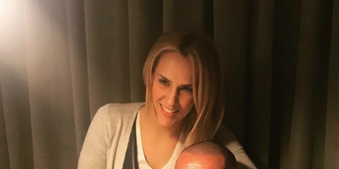 Έλενα Ασημακοπούλου - Bruno Cirillo | Ρομαντικές διακοπές στη Μύκονο