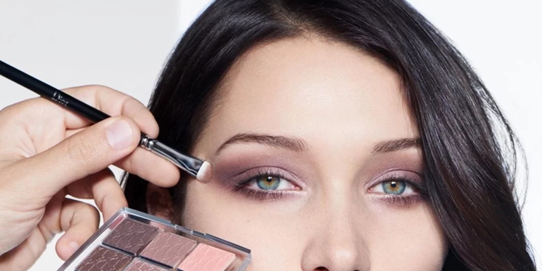 Η beauty editor μεταμορφώνεται σε Bella Hadid! Μάθε πώς…