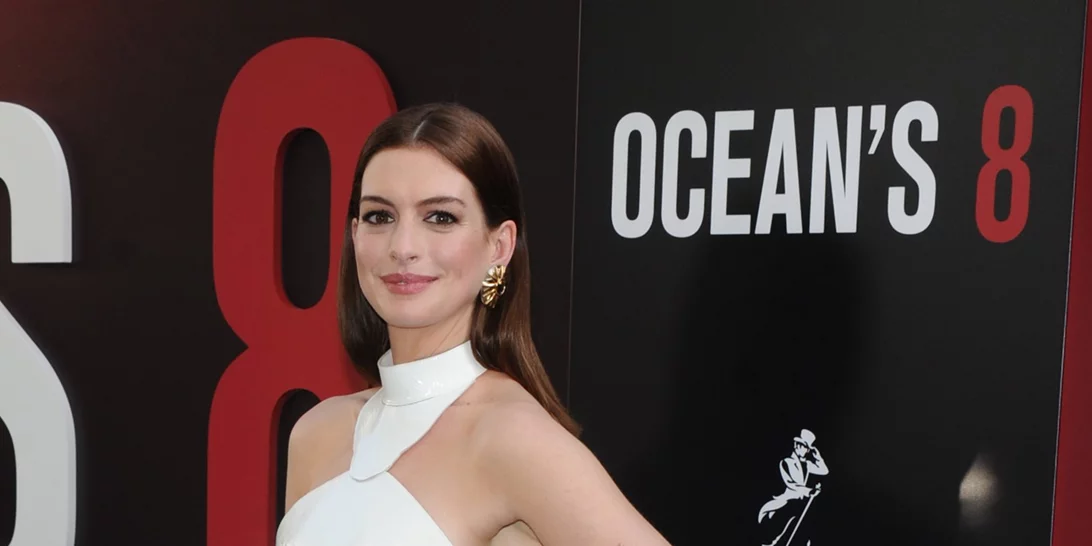 Η Anne Hathaway σε έναν ρόλο που δεν περιμέναμε