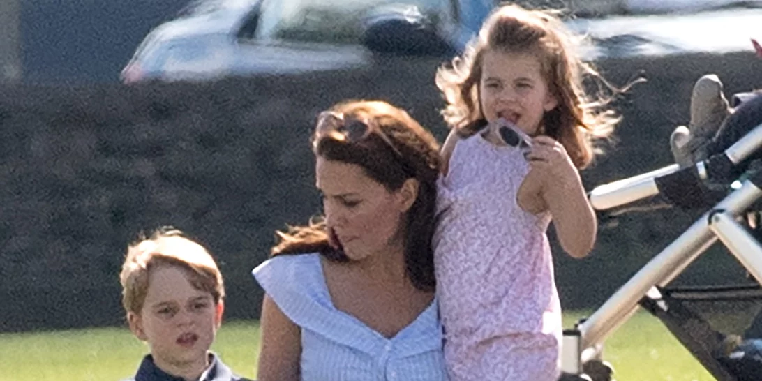 Γιατί το Twitter τα έβαλε με την Kate Middleton και τον Πρίγκιπα George;