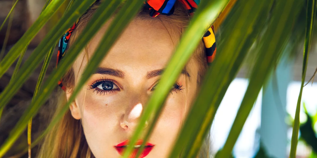 Πώς φεύγουν τα μαύρα στίγματα | 6 φυσικοί τρόποι για να απαλλαγείς