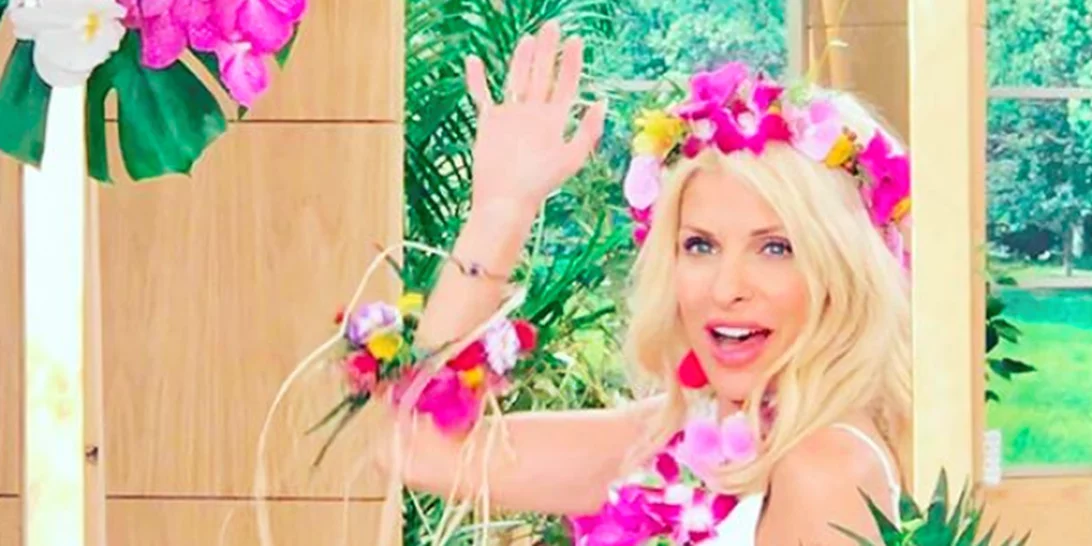 Ελένη Μενεγάκη | Κάνει διακοπές, αλλά όχι στην Άνδρο!