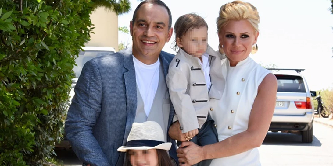 Κατερίνα Καραβάτου – Κρατερός Κατσούλης | Βάφτισαν τον γιο τους!