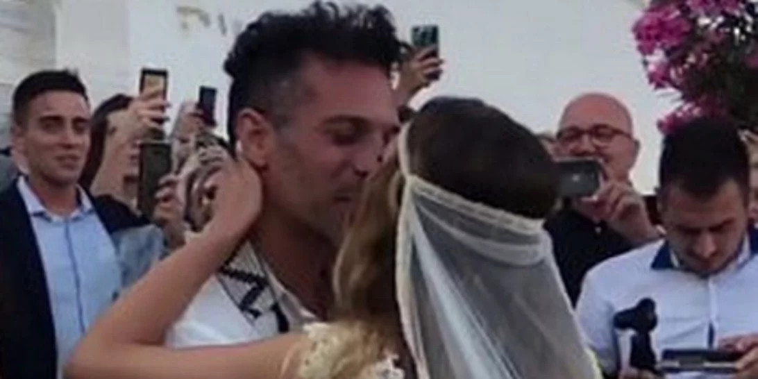 Γιώργος Χρανιώτης & Γεωργία Αβασκαντήρα-Μόλις παντρεύτηκαν! Οι πρώτες εικόνες από τον γάμο τους στην Τήνο