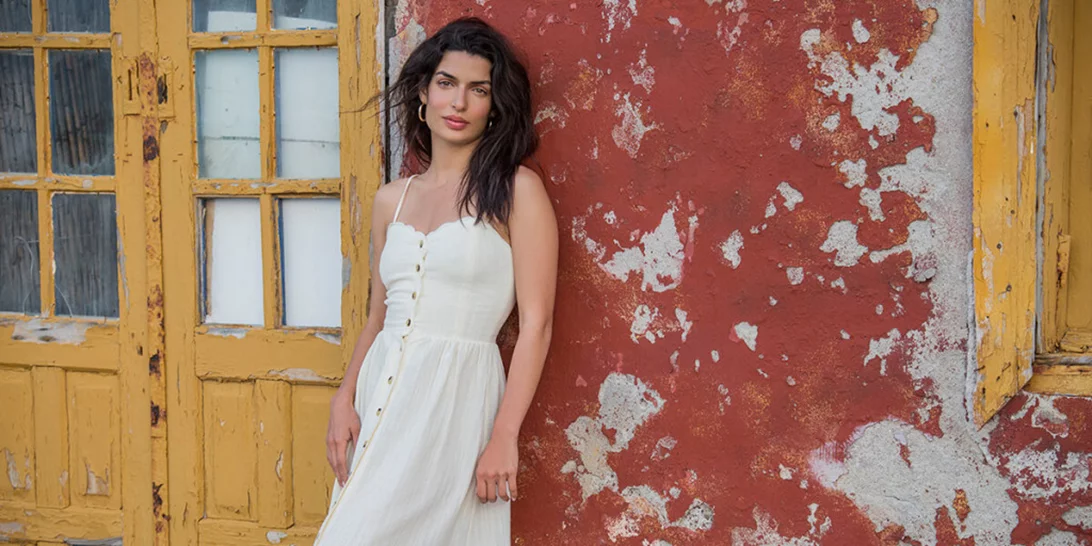 Τόνια Σωτηροπούλου | Βόλτα στο Κολωνάκι χωρίς ίχνος μακιγιάζ