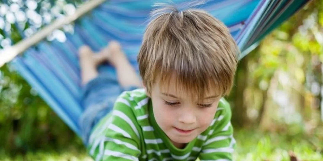 5 βιβλία που διάβασε το παιδί μου χωρίς να του πω «άνοιξε και κανένα βιβλίο!»
