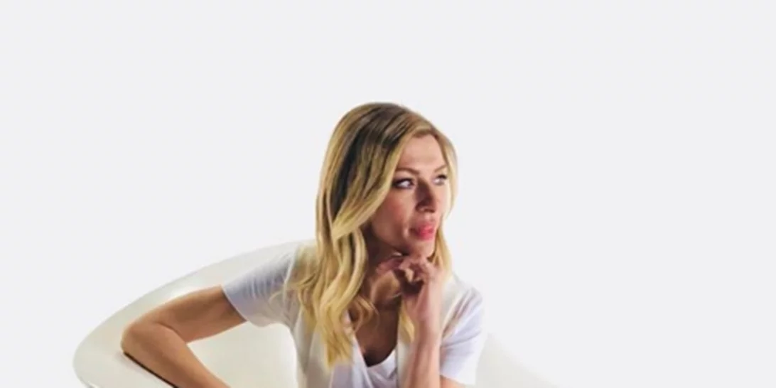 Ζέτα Δούκα | Χορεύει μόνο με το μαγιό της και ζηλεύουμε τις αναλογίες της!