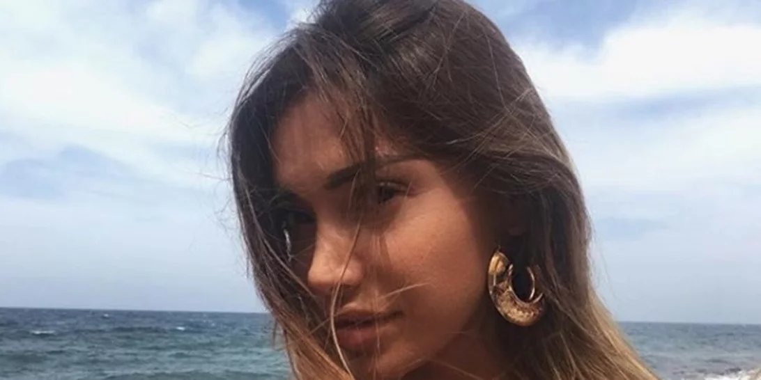 Όλγα Φαρμάκη | Άλλαξε μάκρος και χρώμα στα μαλλιά της