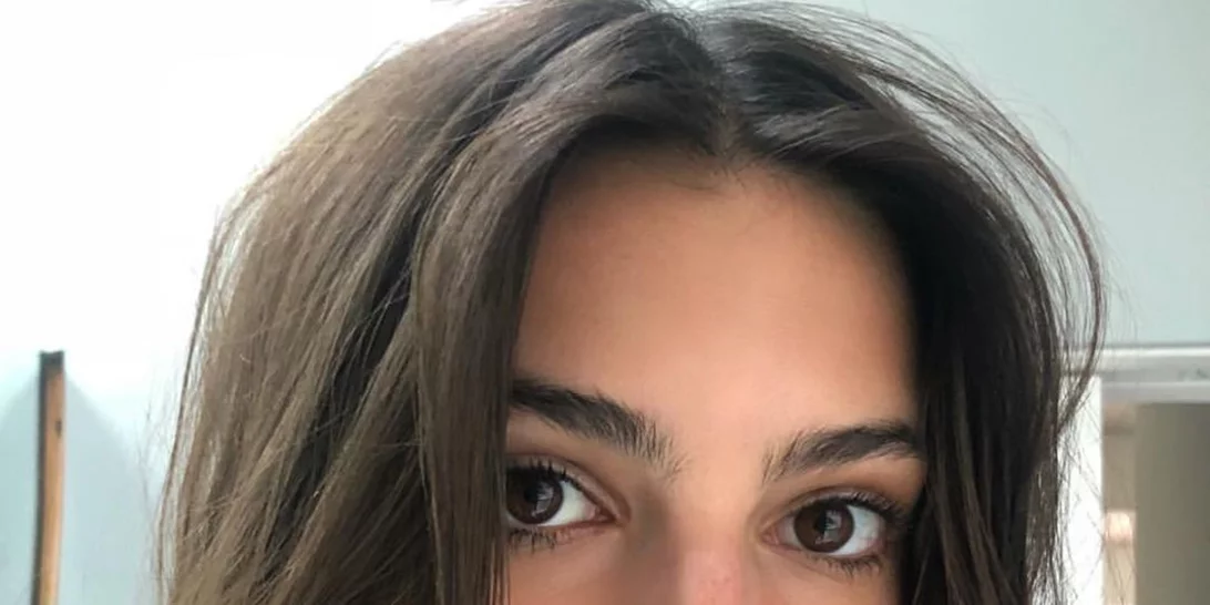 Η Emily Ratajkowski φωτογραφίζει την Lena Dunham