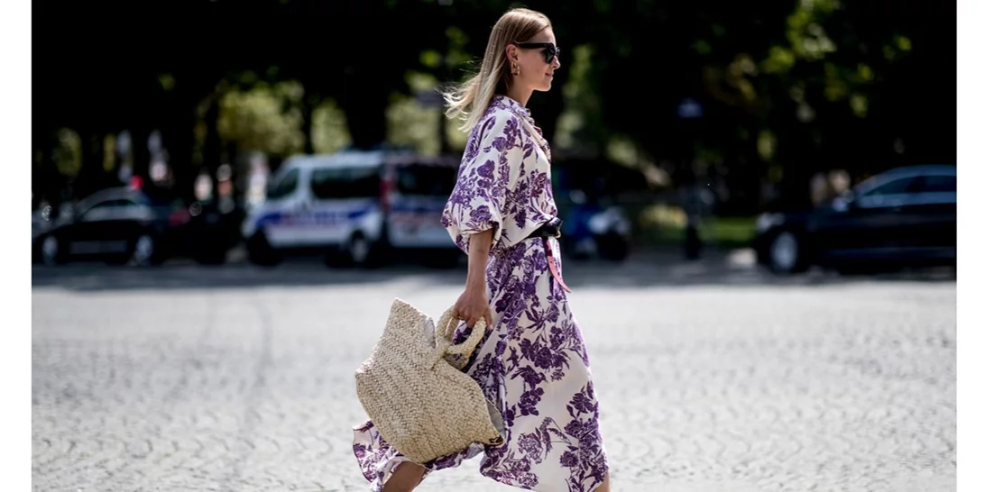 Ψάθινη τσάντα: 9 τρόποι να τη συνδυάσεις τώρα