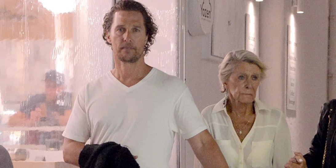 Matthew McConaughey | Στην Αντίπαρο για διακοπές με την μαμά του