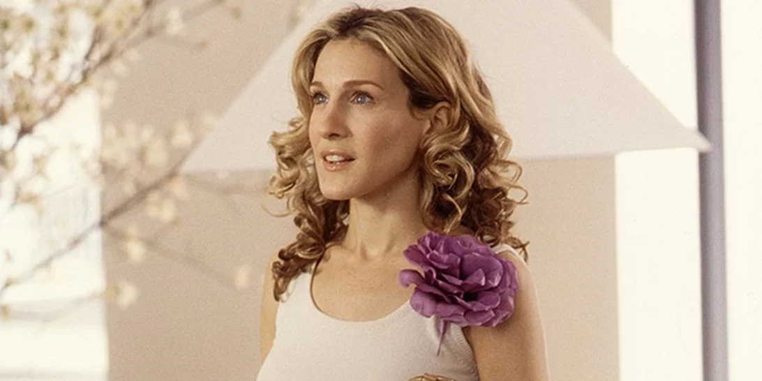 Επιστρέφει και επίσημα η αγαπημένη τσάντα της Carrie Bradshaw