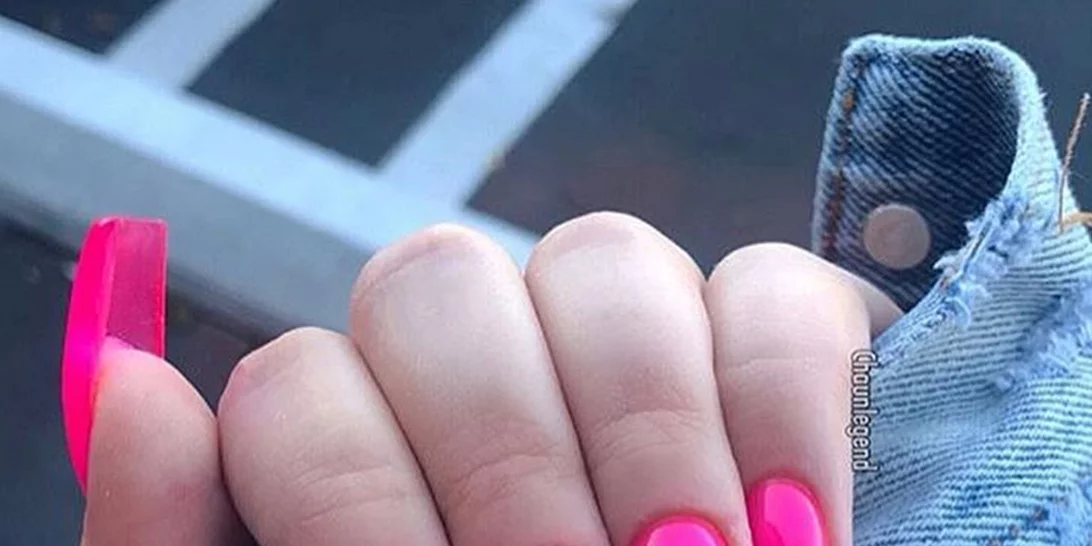 Jelly Nails: Θυμάσαι την μεγαλύτερη τάση των '90s; Μόλις επέστρεψε στα νύχια!