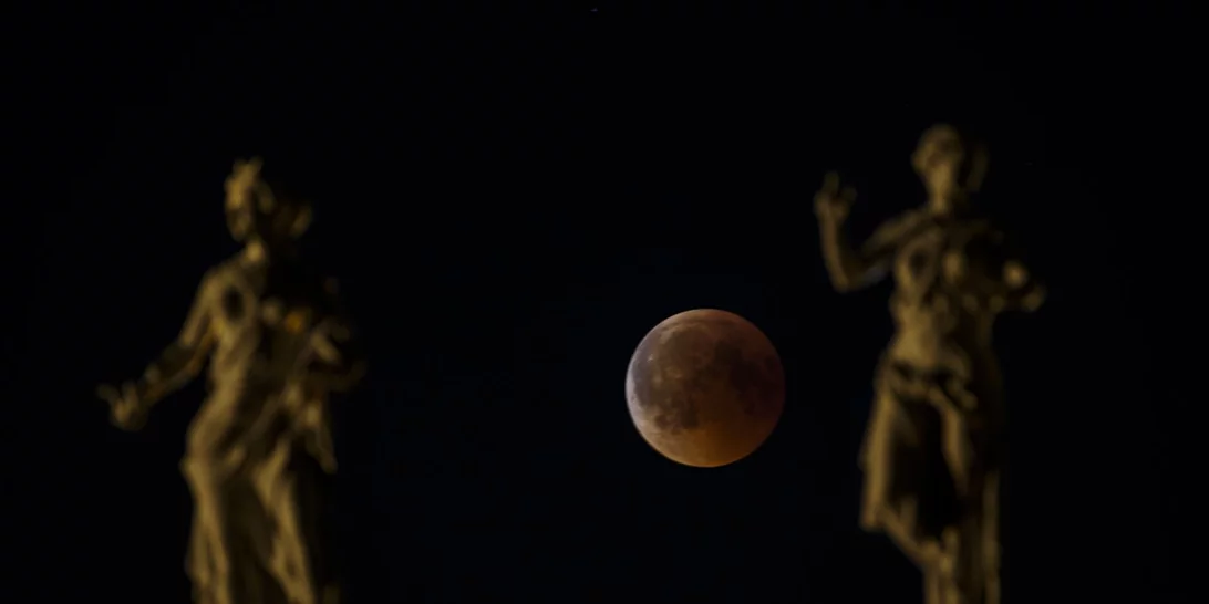 Blood Moon | Οι πιο εντυπωσιακές φωτογραφίες ανά τον κόσμο