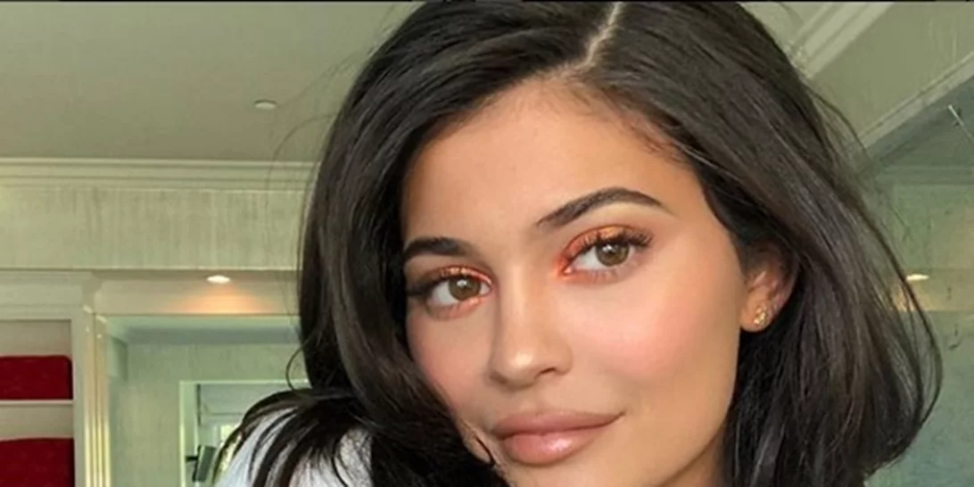 Kylie Jenner | Το εντυπωσιακό χρυσό δέντρο που στόλισε