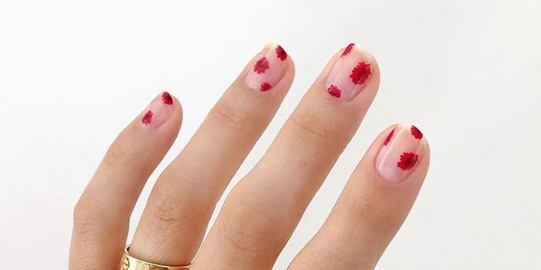 10 φορές που το Instagram του Byrdie μας πήρε το μυαλό με τα σχέδια νυχιών που δημοσιεύει