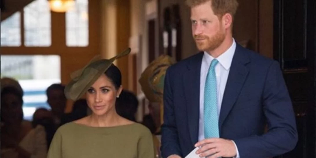H Meghan Markle φόρεσε το πιο απρόσμενο χρώμα στην βάφτιση! Ποιον σχεδιαστή επέλεξε;