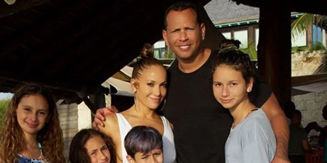 Jennifer Lopez | Γιόρτασε τα γενέθλιά της με τους αγαπημένους της