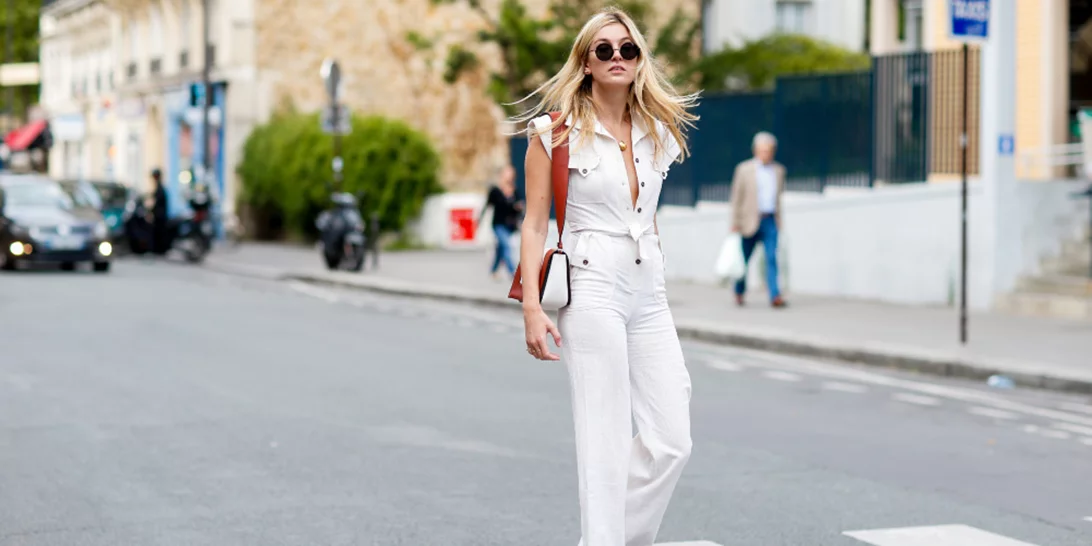 Total White: Ο μοναδικός συνδυασμός που χρειάζεσαι αυτό το καλοκαίρι είναι full του λευκού