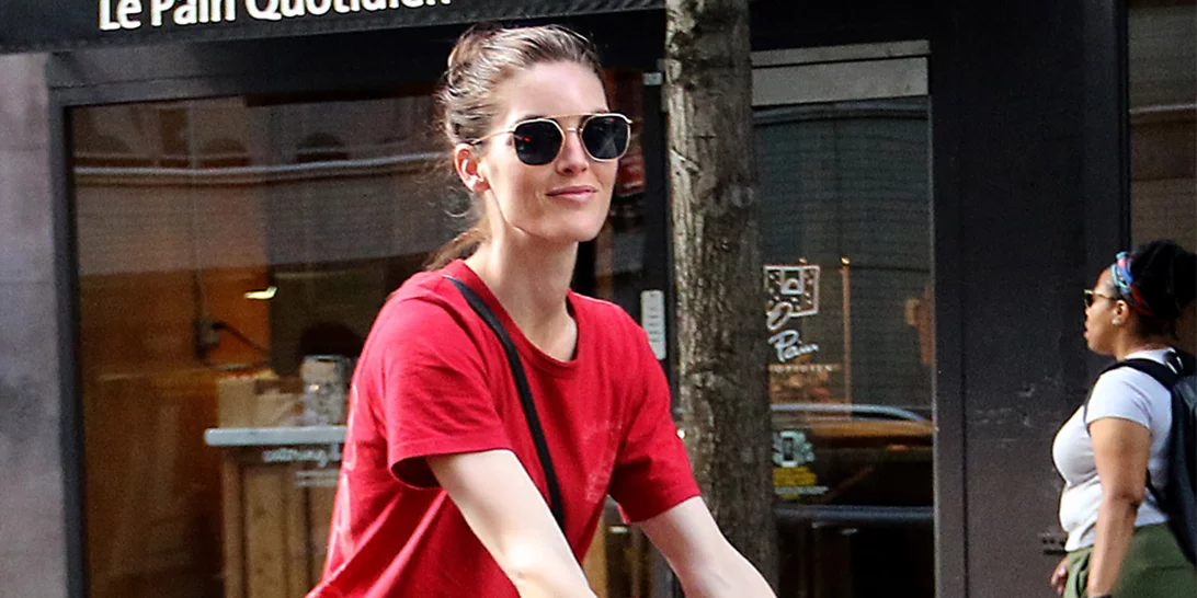 Hilary Rhoda | Αυτό το casual look είναι η έμπνευση σου για το σαββατοκύριακο