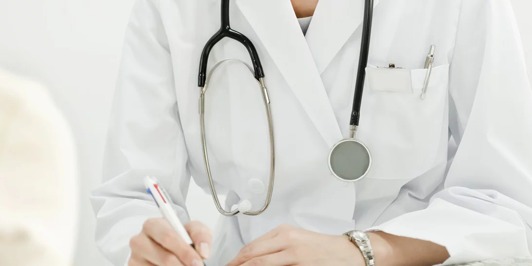 Πώς είναι να είσαι και γυναίκα και γιατρός: Οι σκέψεις και οι δυσκολίες