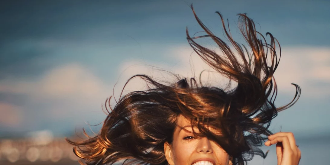 Τα 6 λάθη στα μαλλιά που σε δείχνουν μεγαλύτερη από την ηλικία σου