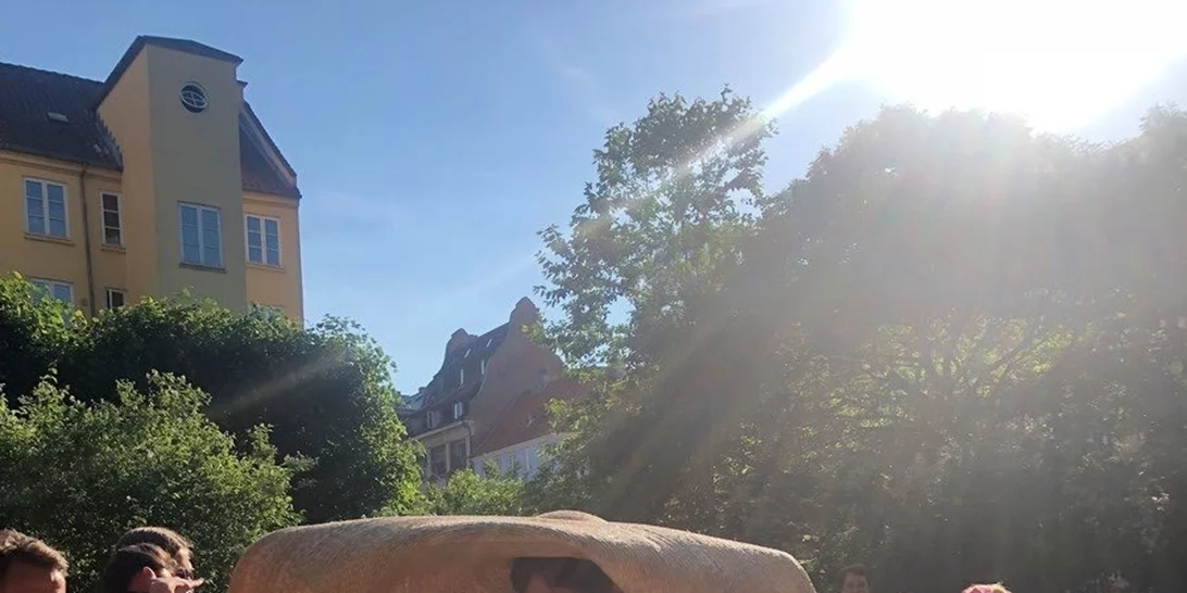 Ψάθινα καπέλα: 15 σχέδια που θα απογειώσουν τα καλοκαιρινά looks