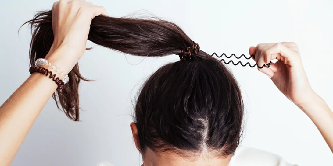 Ξεχείλωσε το αγαπημένο σου λαστιχάκι; Δες πώς θα το επαναφέρεις για να μοιάζει σαν καινούργιο!