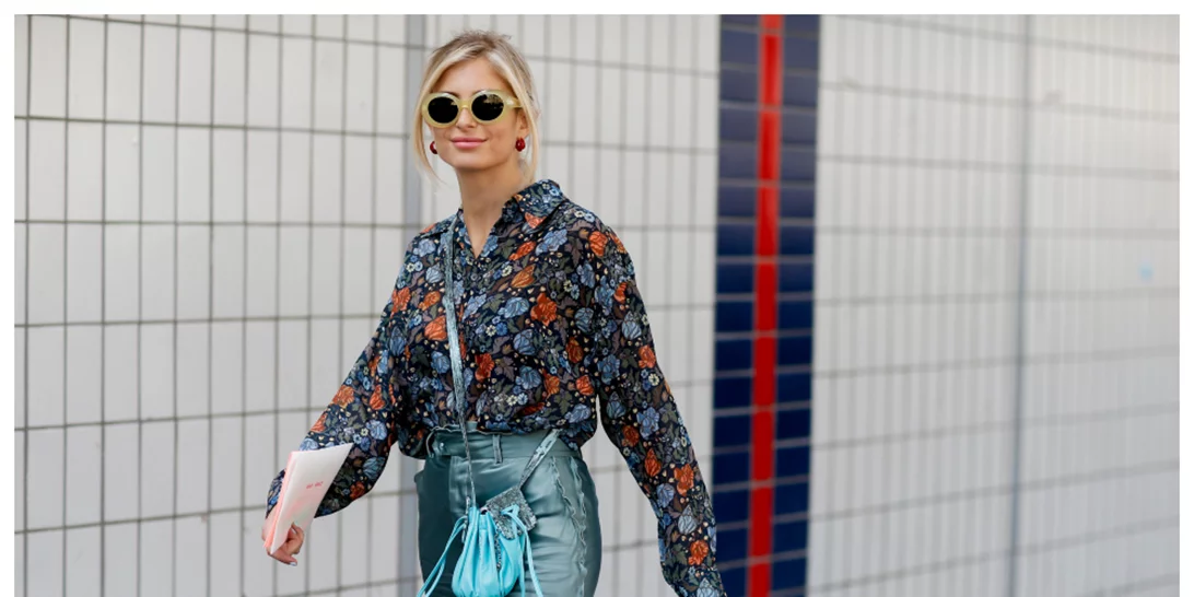 Πώς θα φορέσεις τα πολύχρωμα prints φέτος με τον πιο κομψό τρόπο - ακόμη και στην πόλη!
