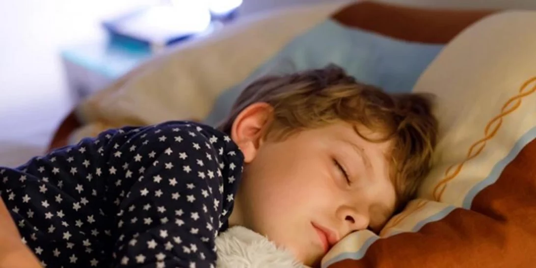 8 οφέλη που προσφέρει στα παιδιά η ρουτίνα πριν τον ύπνο