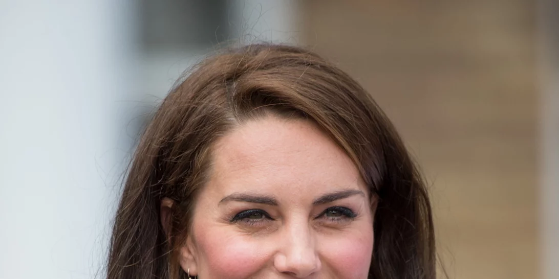 Θυμόμαστε τι φόρεσε η Kate Middleton στις βαφτίσεις των George και Charlotte