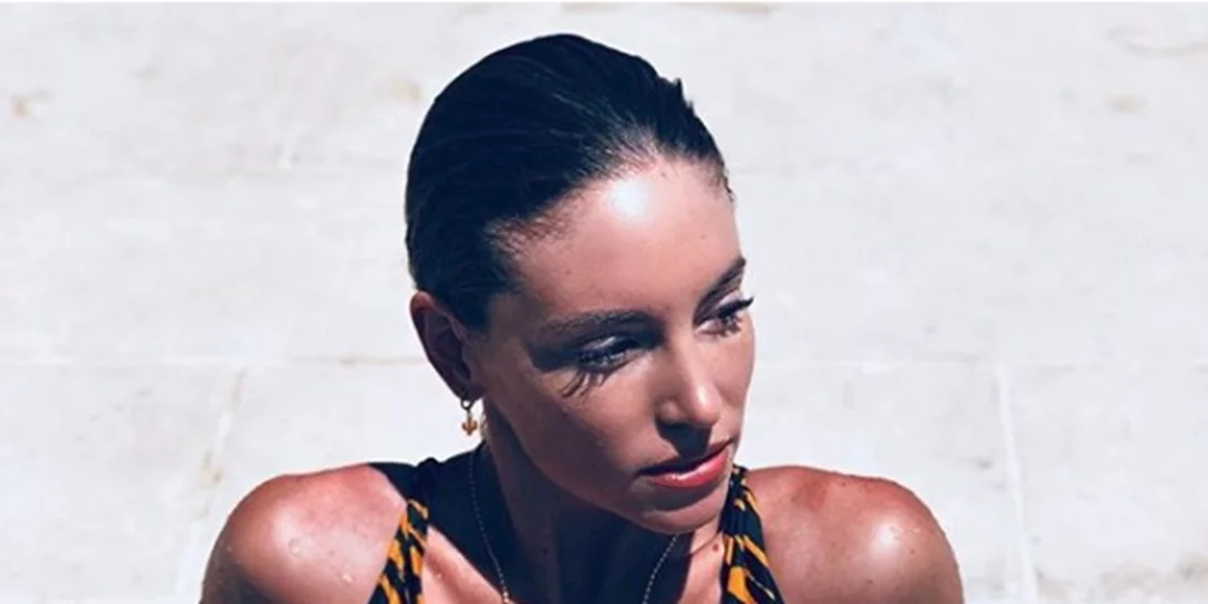 Αθηνά Οικονομάκου | Οι βουτιές στη Μύκονο και το καλλίγραμμο σώμα της