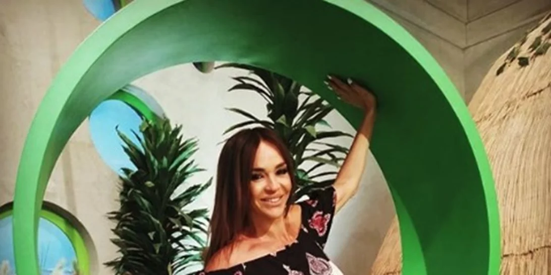 Νικολέττα Καρρά | Ποζάρει με μπικίνι και μας δείχνει το αψεγάδιαστο σώμα της!