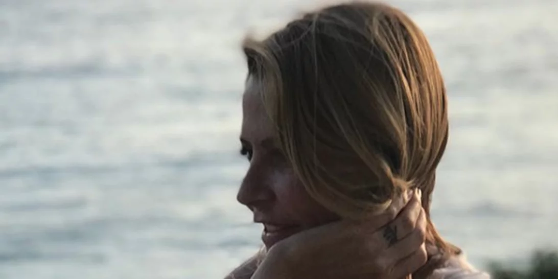 Τζένη Μπαλατσινού | Οι διακοπές στην Πάτμο συνεχίζονται