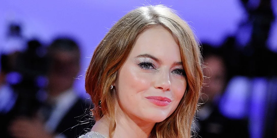 Emma Stone: Έχουμε κάποιες ενστάσεις για την 1η της εμφάνιση στο κόκκινο χαλί του Φεστιβάλ Βενετίας