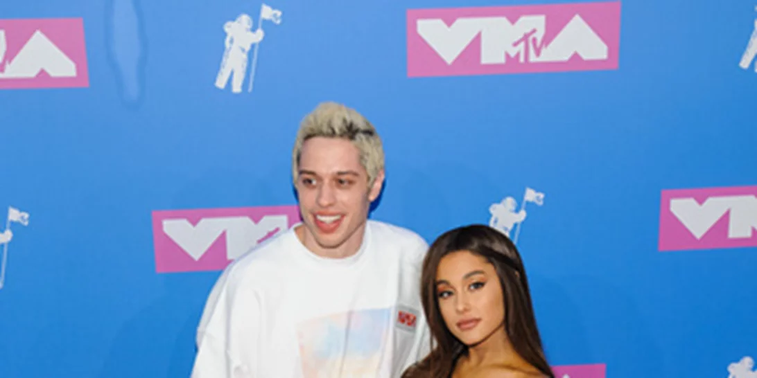 Ariana Grande | Απαντά σε προσβλητικά σχόλια που αφορούν τον φίλο της