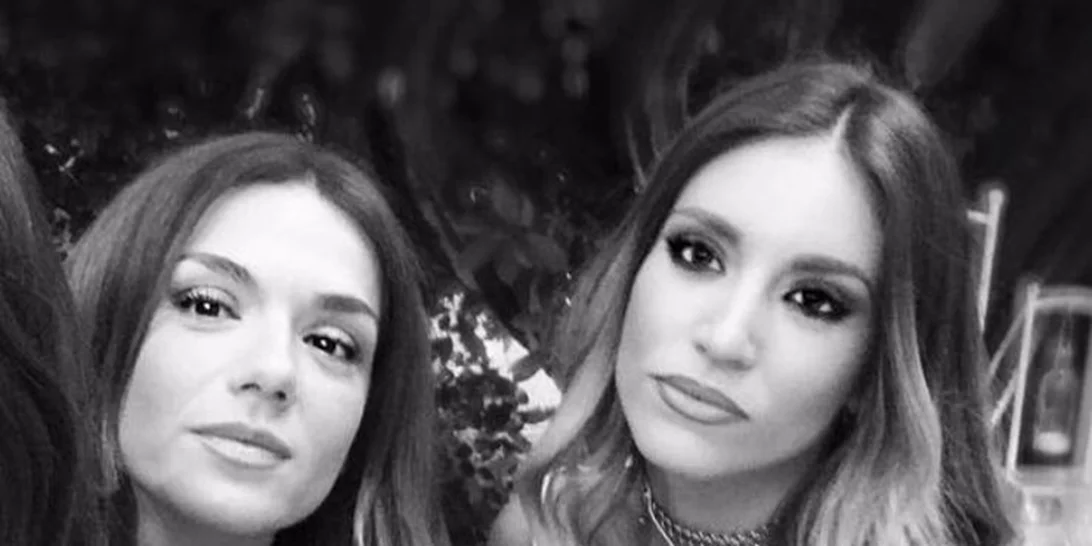 Αθηνά Οικονομάκου - Βάσω Λασκαράκη | Μαζί στη Μύκονο