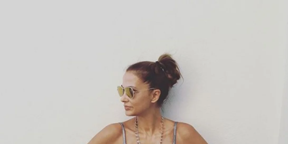 Η Αλέκα Καμηλά κάνει διακοπές στην Ελλάδα, φοράει το μαγιό της και τα likes πέφτουν βροχή