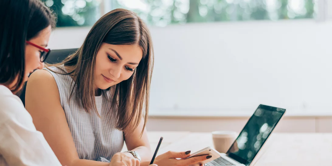 Θέλεις να έχεις περισσότερη αυτοπεποίθηση στη δουλειά; Χρησιμοποίησε αυτές τις φράσεις
