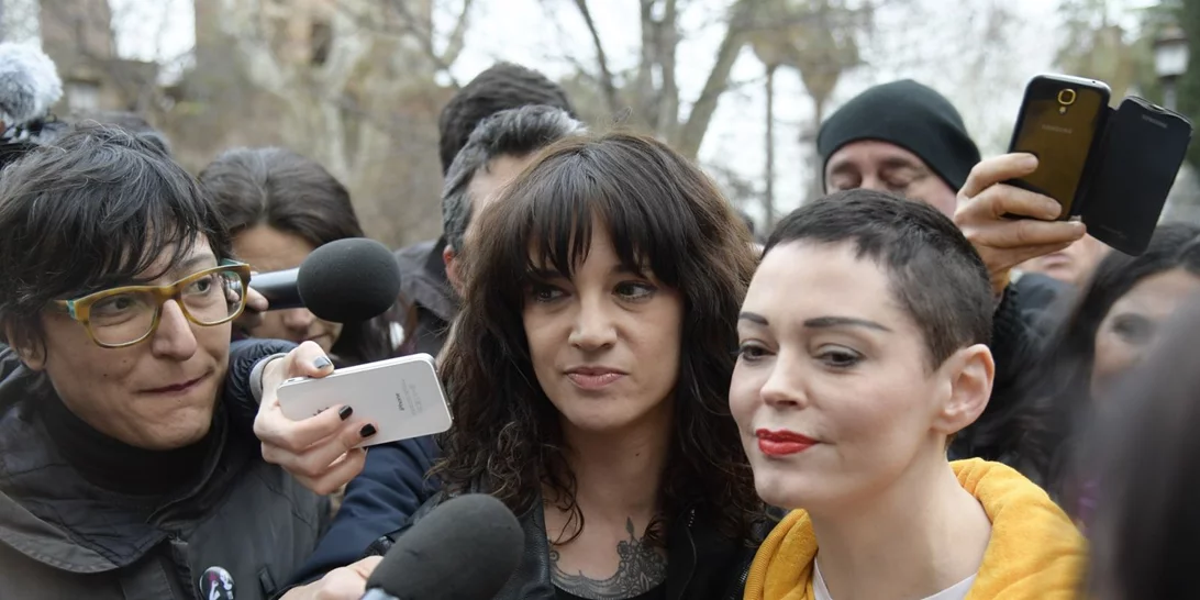 H Rose McGowan αποκάλυψε την εμπλοκή της Asia Argento στην υπόθεση σεξουαλικής επίθεσης