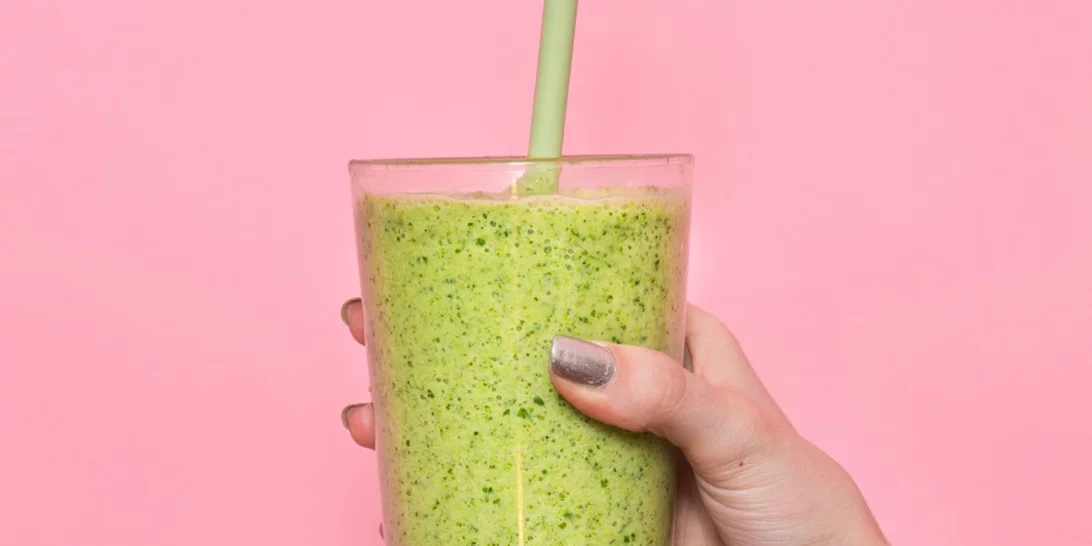 Πράσινο smoothie για γρήγορη αποτοξίνωση μετά τις διακοπές