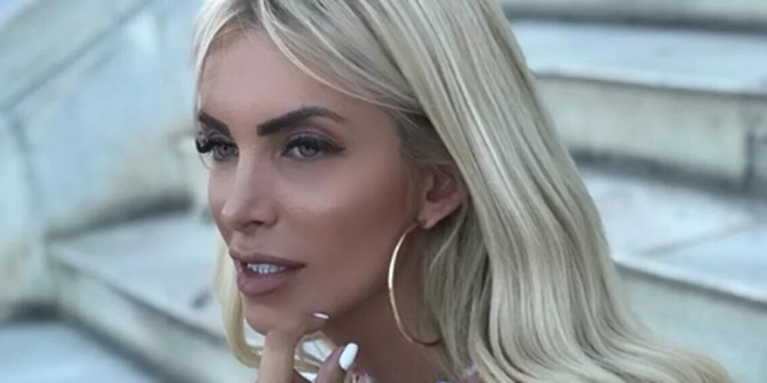 Κατερίνα Καινούργιου | Κάνει διακοπές στην Πάρο με τις φίλες της