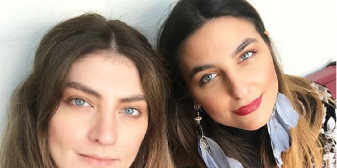 Υβόννη Ντόστα - Βασιλική Ρούσσου | Έγιναν νονές και φόρεσαν το ίδιο φόρεμα!