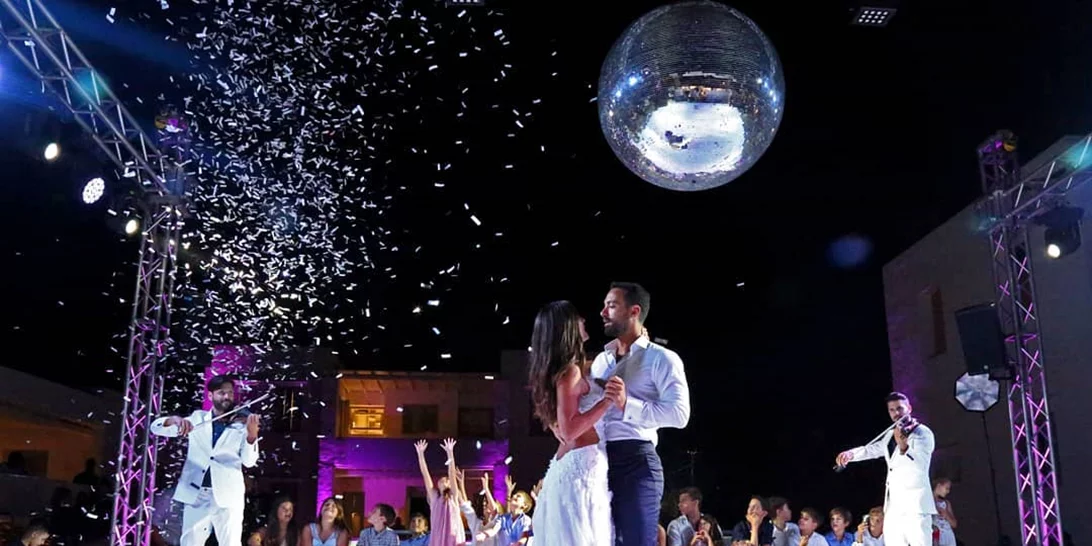 Χριστίνα Μπόμπα & Σάκης Τανιμανίδης: Οι πιο εντυπωσιακές φωτογραφίες από τον γάμο τους