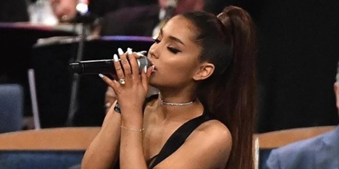 Ariana Grande | Η άσεμνη χειρονομία του ιερέα στην κηδεία της Aretha Franklin