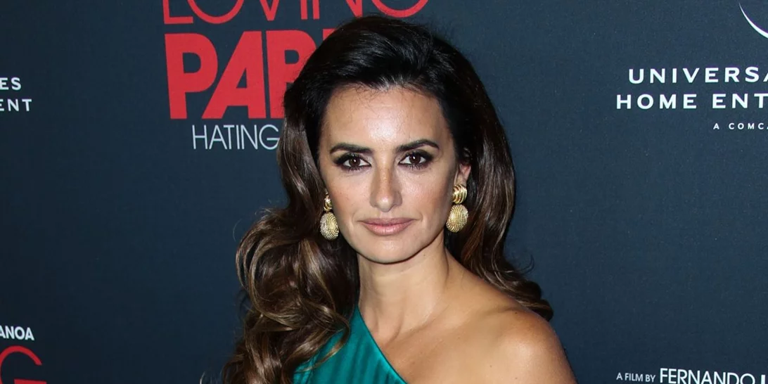 Η εντυπωσιακή εμφάνιση της Penelope Cruz στην πρεμιέρα της ταινίας Loving Pablo