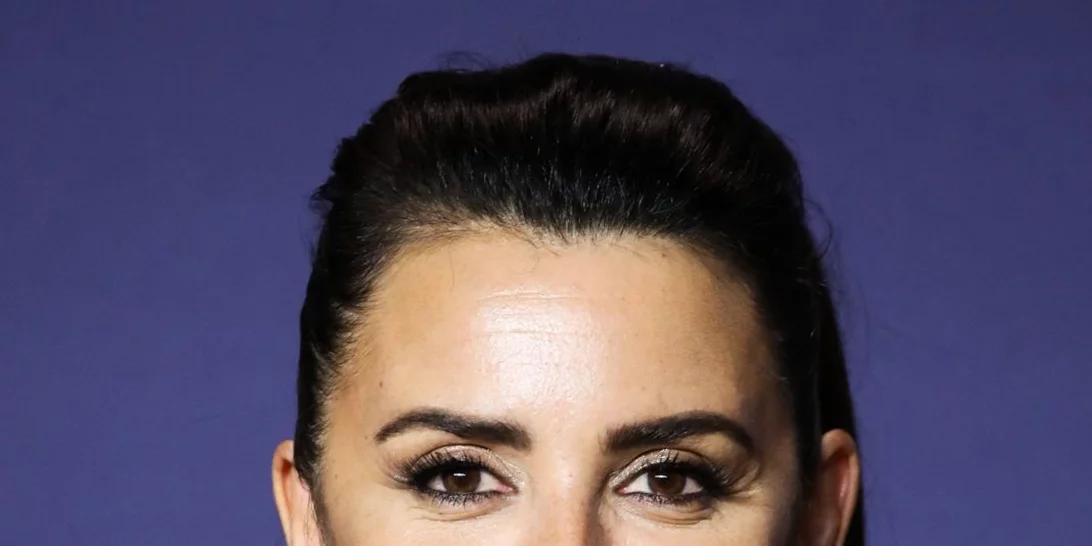 Penelope Cruz | Δεν φαντάζεσαι πόσες ώρες χρειάστηκαν για να δημιουργηθεί το φόρεμα που φόρεσε στα Emmys